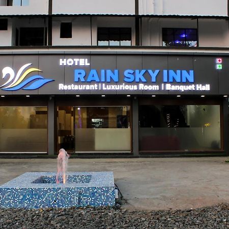 Hotel Rain Sky Inn Lonavala Buitenkant foto