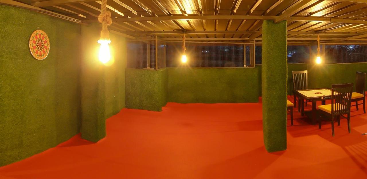 Hotel Rain Sky Inn Lonavala Buitenkant foto