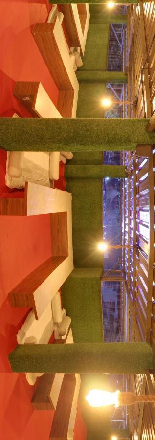 Hotel Rain Sky Inn Lonavala Buitenkant foto