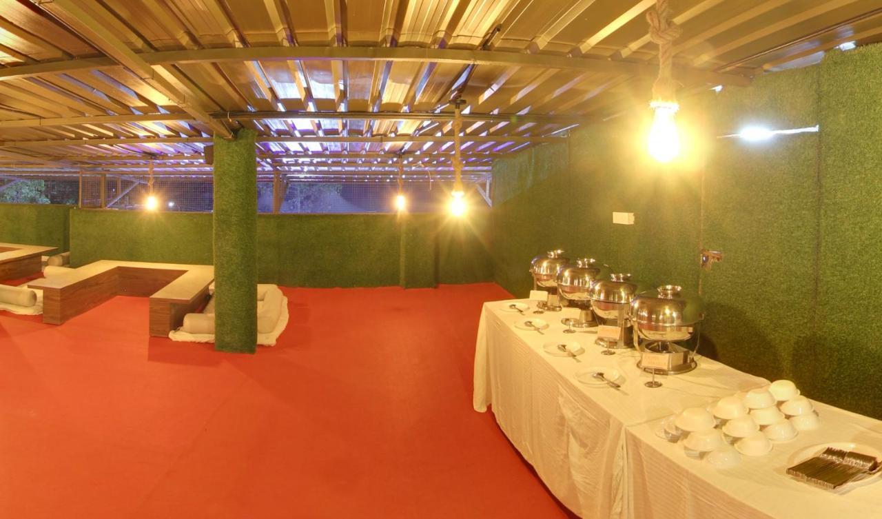 Hotel Rain Sky Inn Lonavala Buitenkant foto