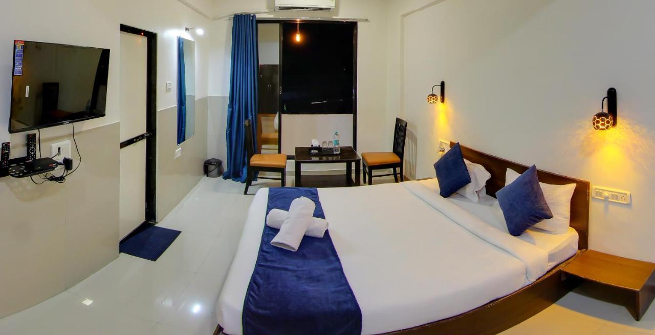 Hotel Rain Sky Inn Lonavala Buitenkant foto