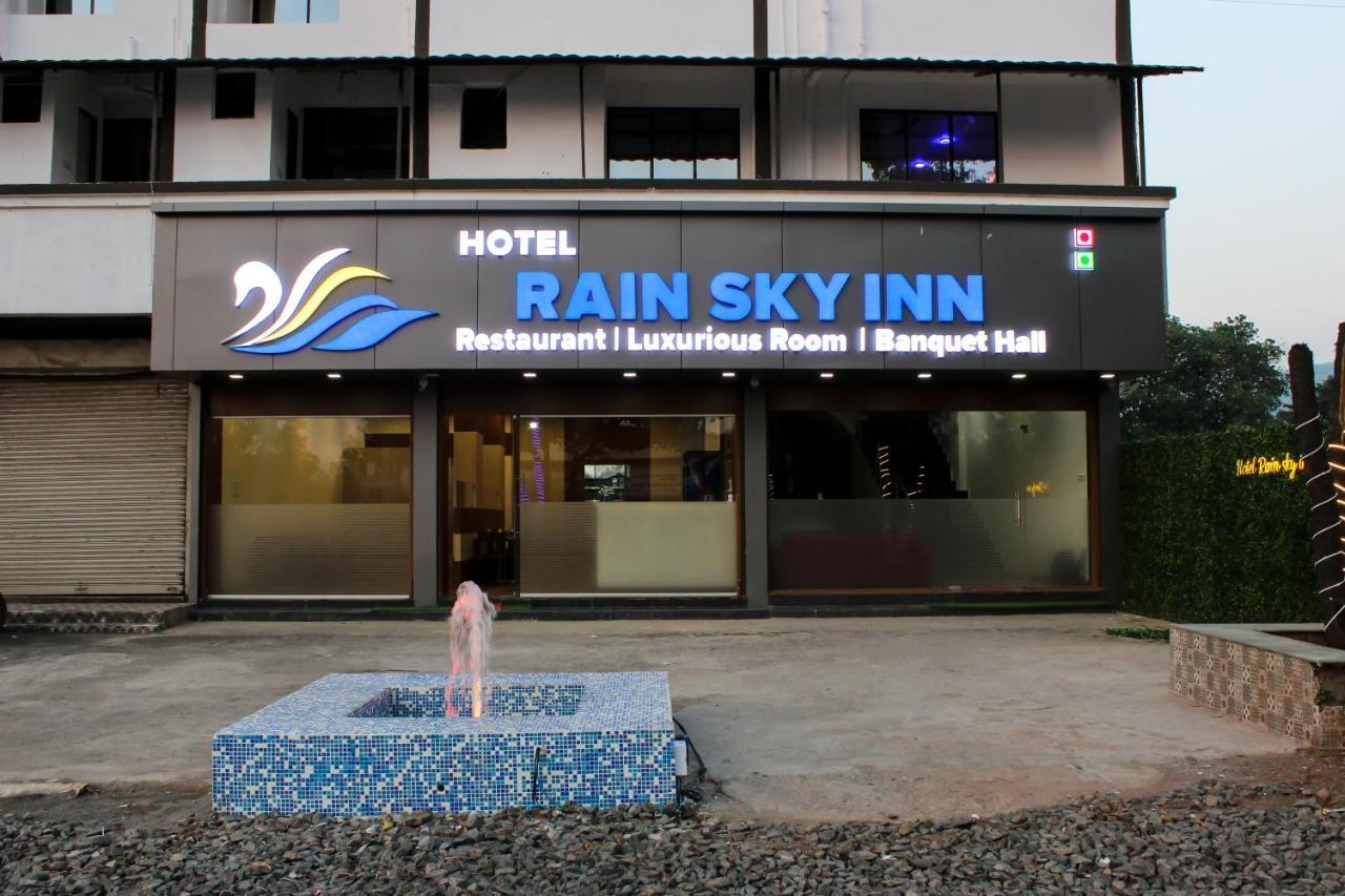 Hotel Rain Sky Inn Lonavala Buitenkant foto